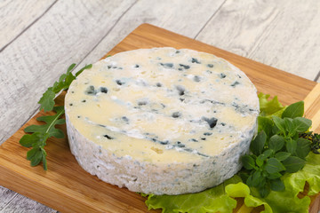 Round blue cheese