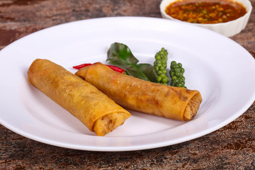 Deep fried spring roll with prawn