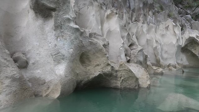 R&iacute;o de la Cascada de Tamul