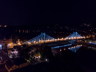 Fototapeta na wymiar Blaues Wunder Dresden - Brücke mit Elbe bei Nacht, andere Seite