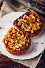 French toasts with caramelized apple