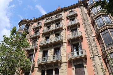 Fototapeta na wymiar Immeuble à Barcelone, Espagne