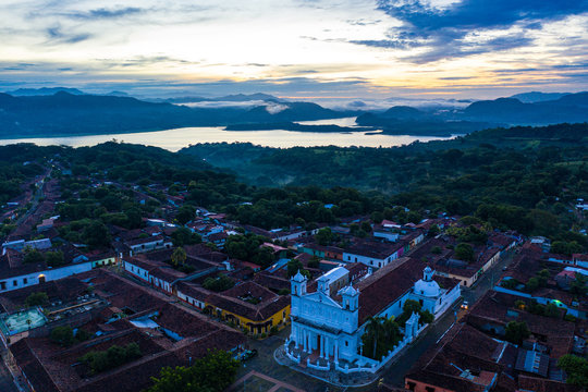 Suchitoto in El Salvador