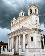 Fototapeta na wymiar Kirche in Suchitoto, El Salvador