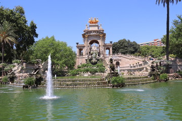 Fototapeta na wymiar Fontaine du parc de la Ciutadella à Barcelone, Espagne