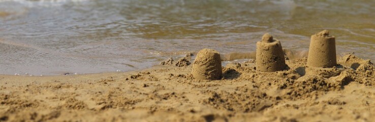 Fototapeta na wymiar castle in sand