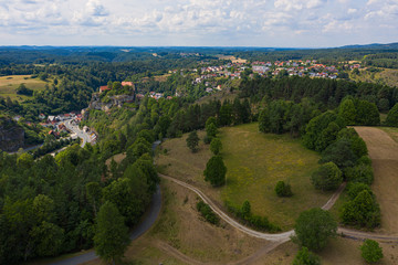 Blick von oben auf Pottenstein/Deutschland in der Fränkischen Schweiz