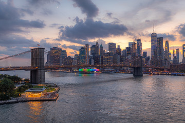Fototapeta premium New York City evening downtown skyline 