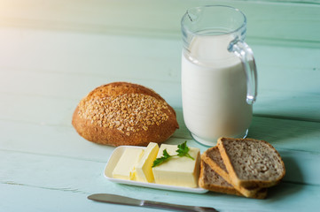 traditional bread loaf on lime wooden board