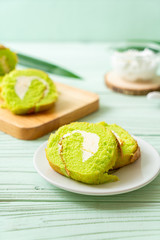 Pandan roll cake