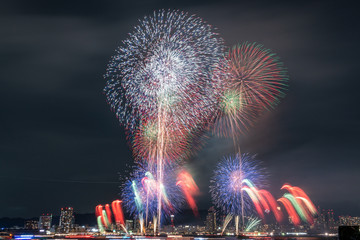 みなとこうべ海上花火大会　