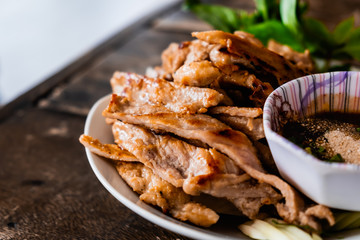 charcoal-boiled pork neck with spicy sauce