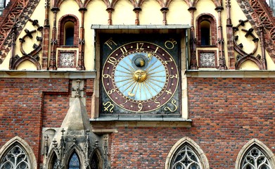 Fototapeta na wymiar astronomical clock in wroclaw, poland, clock, architecture, old, church, time, cathedral, building, ancient, town, city, astronomy, medieval, gothic, history, famous, historical, 