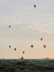 Heißluftballons über Bagan, Myanmar