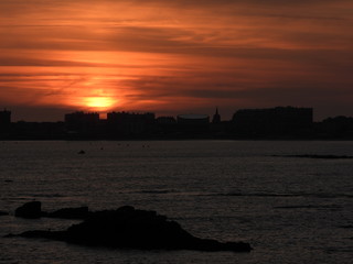 Naklejka premium coucher de soleil les sables d'olonne la vendée