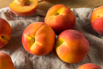 Raw Yellow Organic Peaches