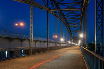 Brücke am Abend 