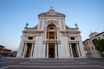Fototapeta na wymiar The beautiful facade of the basilica