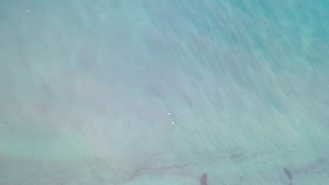 Nacktschwimmer im Mittelmeer