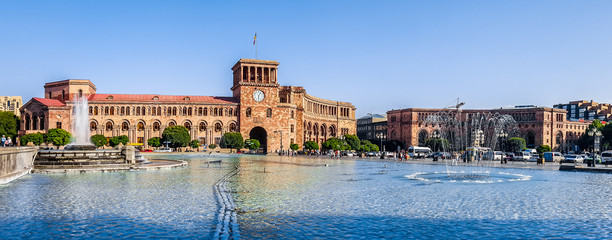 Government House at Republic square. Yerevan, Armenia - obrazy, fototapety, plakaty