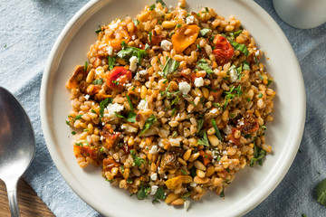 Homemade Healthy Farro Tomato Salad