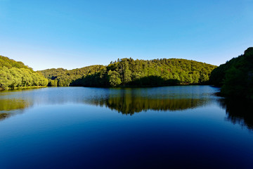 Lüdenscheid Blick aufs Wasser an der Fuelbecker Talsperre