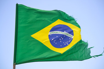 Bandeira Brasil Rasgada3