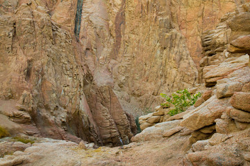 Fototapeta na wymiar mountains and rock formations in the sinai desert 