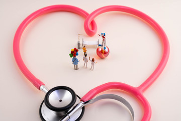 病院で闘病中の少女から笑いを引き出すホスピタル・クラウン