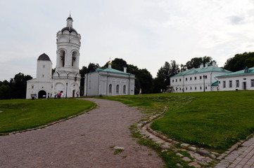 Fototapeta na wymiar Architectural ensemble of the Tsar's Moscow estate in Kolomenskoye