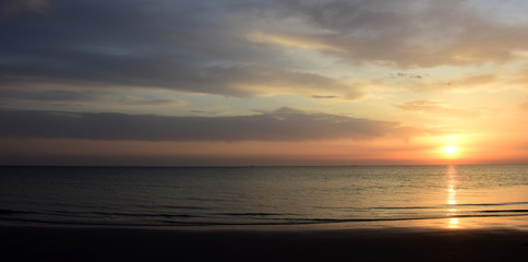 Sonnenaufgang am Meer