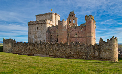 Fototapeta na wymiar Parte trasera del castillo de Turegano