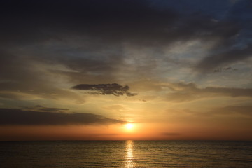 Sonnenaufgang am Meer