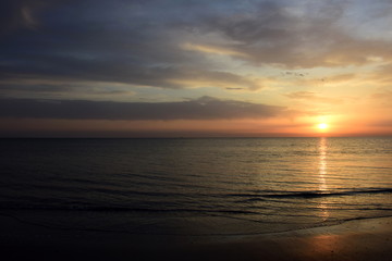 Sonnenaufgang am Meer