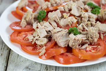 tomate et thon