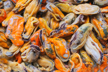 Fresh mussels with cooked food