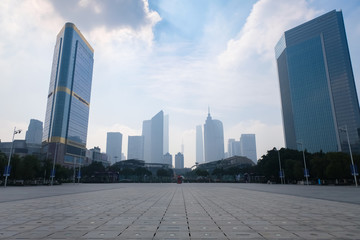 中国 広州 大気汚染で霞んだ街