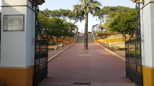 Puerta del barrio obrero en Huelva