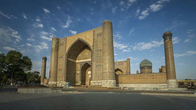 Time Lapse movie of Bibi-Khanym Mosque in Samarkand, the mosque is build in 1404