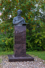 Obraz premium Monument to Russian artist Isaac Levitan in Plyos, Russia.