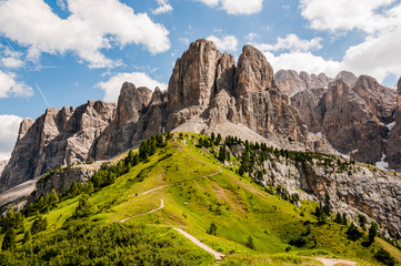 Grödner Joch, Sellagruppe, Sellastock, Sellamassiv, Dolomiten, Passhöhe, Wanderweg, Gletscher, Gletscherrückgang, Südtirol, Trentino, Sommer, Italien