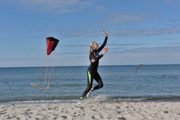 Drachensteigen am Strand