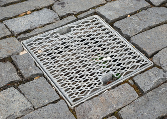 Metal grid cover square pavement