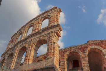 Italie - Vénétie- Arènes de Vérone -  Mur en ruine