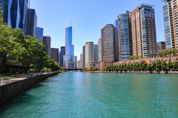 Fototapeta na wymiar The Chicago River running through downtown Chicago.
