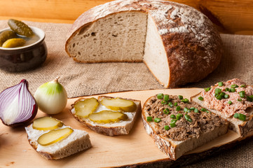 bread with lard and pate