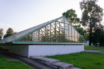 Glass structure