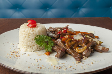  veal in soy sauce with mushrooms and rice