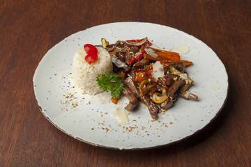  veal in soy sauce with mushrooms and rice