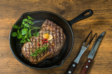 高級グリルステーキ Thick cut luxury fresh beef steak